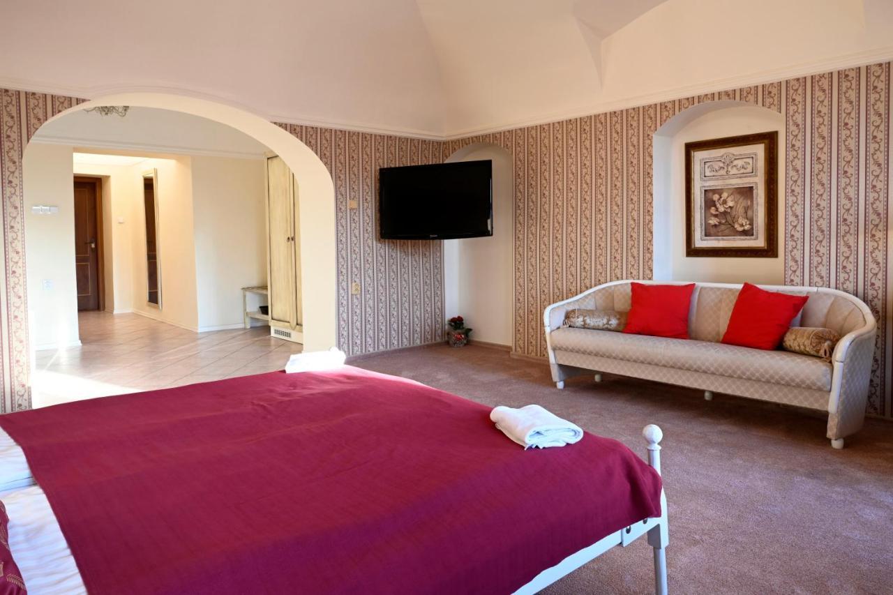 Hotel Boucek Kroměříž Esterno foto